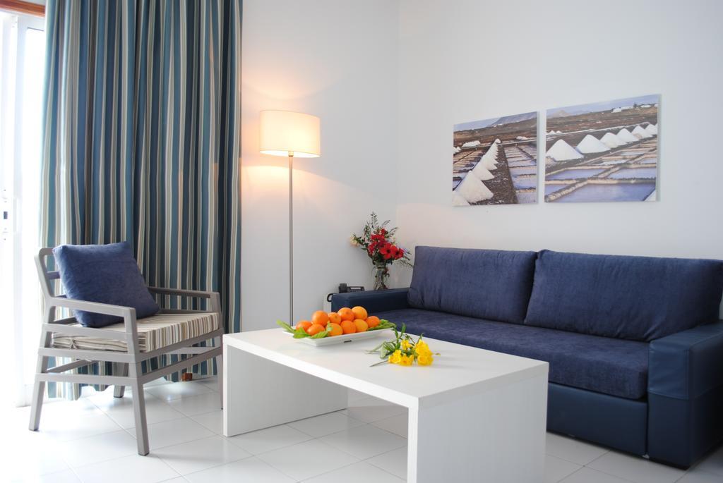 Apartamentos Ficus Costa Teguise Εξωτερικό φωτογραφία